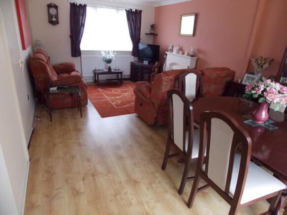 Lounge/dining room