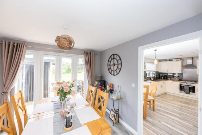 4 bed Detached for sale Image 8