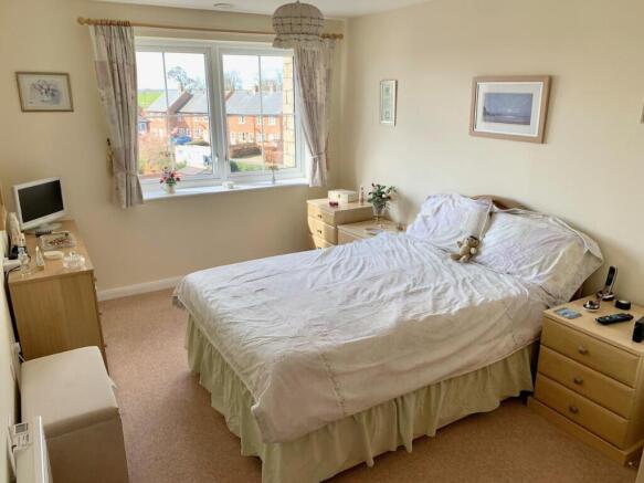 2 bed Apartment for sale Image 11