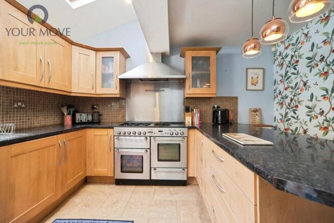 4 bed Semi-Detached for sale Image 9