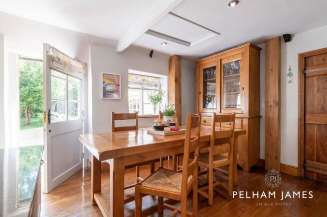 Relaxed Dining Area, Yew Tree Cottage, Northborough
