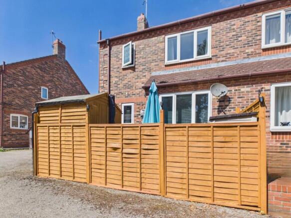 1 bed House for sale Image 10