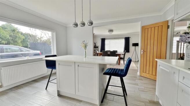 Kitchen/Breakfast Room