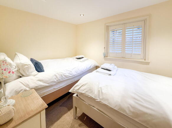 2 bed Maisonette for sale Image 9
