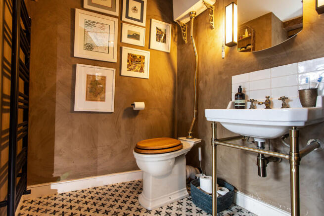 16 2 Alfred St 02...