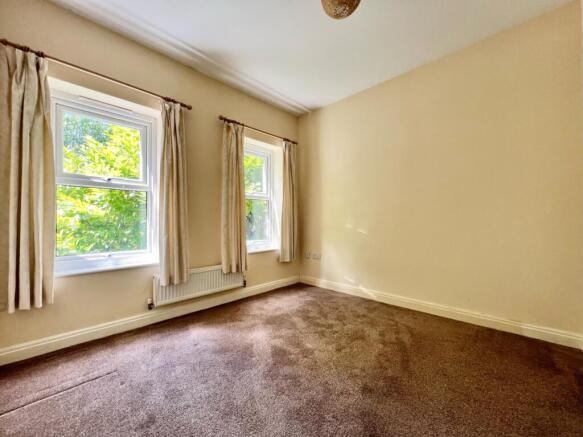 3 bed House to rent Image 5