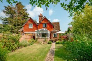 2, Green Bushes, Turners Hill Road, Pound Hill, Crawley RH10 7SL