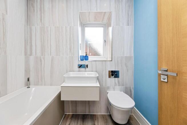 3 bed Semi-Detached for sale Image 6