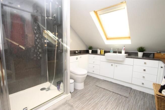 ENSUITE SHOWER ROOM