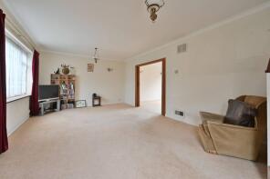 17, Pinewood Gardens, Hemel Hempstead HP1 1TN