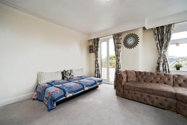 2 bed Apartment for sale Image 9