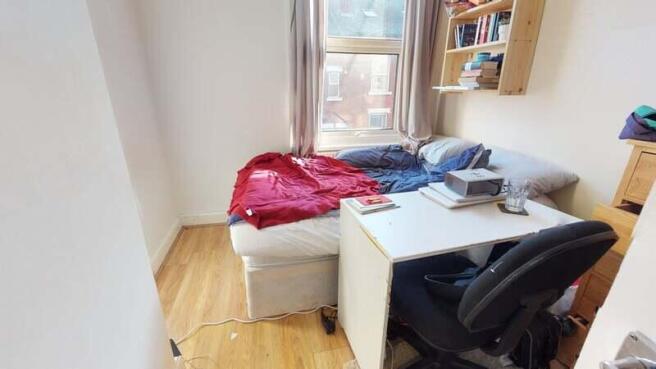 6 bed Terraced to rent Image 5