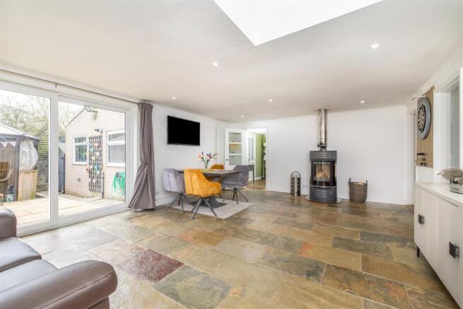 4 bed Detached Bungalow for sale Image 5
