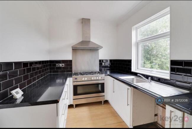 2 bed Semi-Detached to rent Image 5