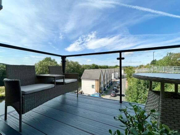2 bed Flat for sale Image 10