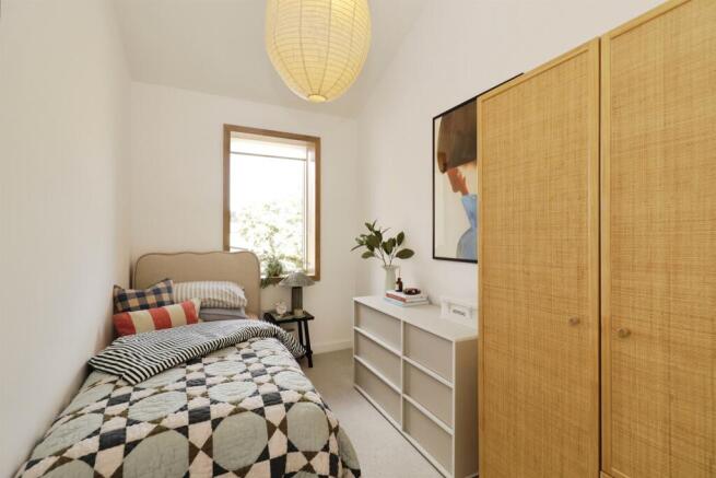3 bed Terraced for sale Image 7