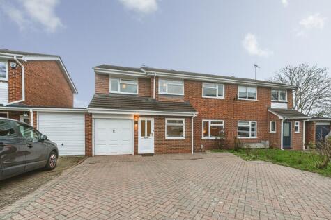 Farm Close, Reading, RG8