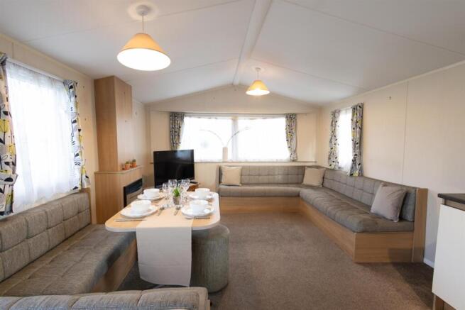 F17 2018 Willerby Mistral 35x12 2B Small.jpg