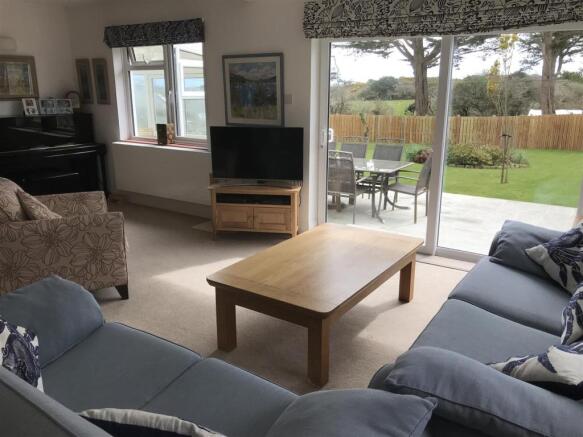 New Lounge 1.JPG