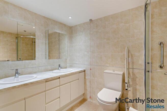 2 bed Apartment for sale Image 5