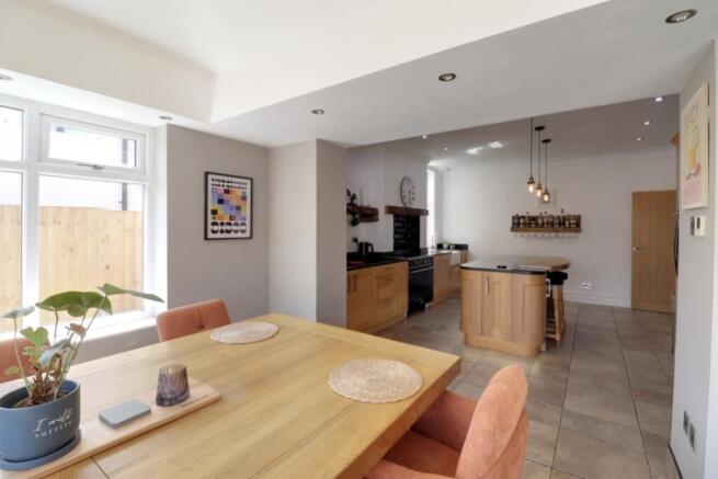 4 bed Detached for sale Image 10