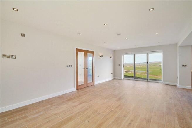 4 bed Detached for sale Image 11
