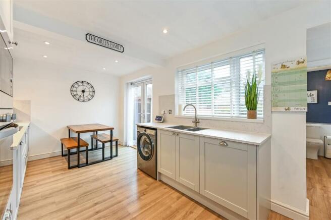 Kitchen / Dining Area