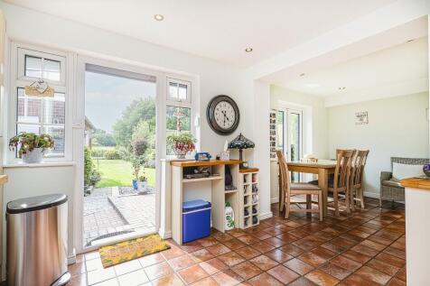 Farnham Road, Liss, Hampshire, GU33