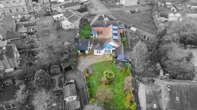 5 bed Detached for sale Image 7