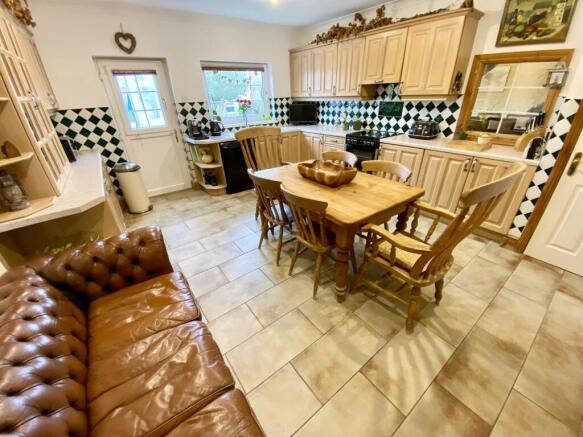 Kitchen/Breakfast Room