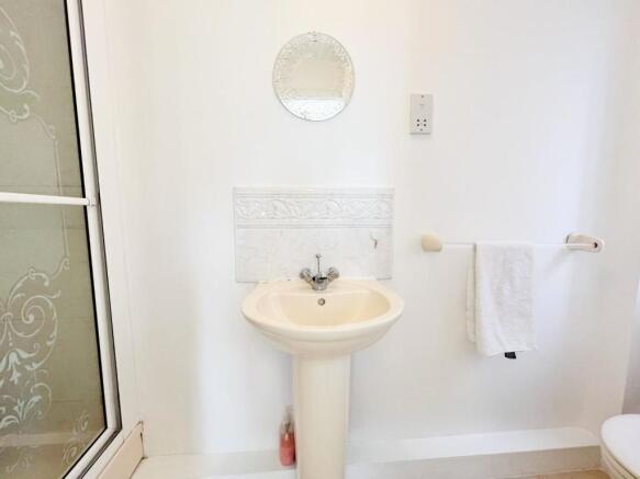 En Suite Shower Room.jpg