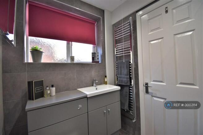 2 bed Terraced to rent Image 12