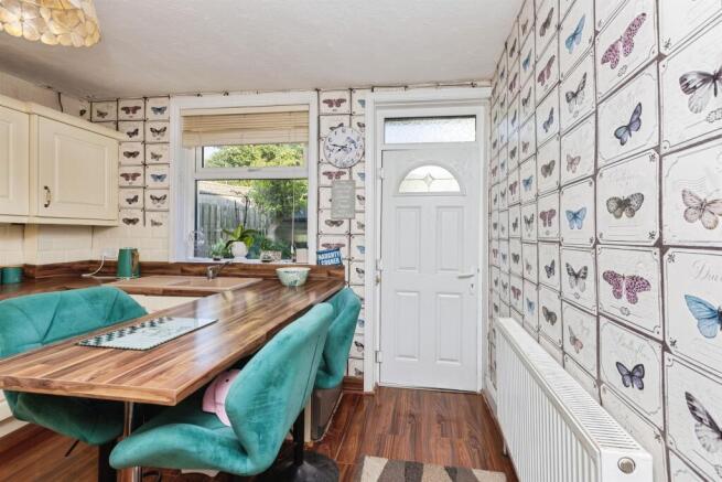2 bed Semi-Detached Bungalow for sale Image 6