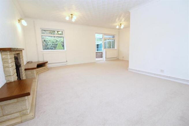 009 Sewell Close - Living Room - 3.JPG