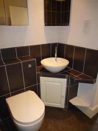 Bathroom V2.JPG