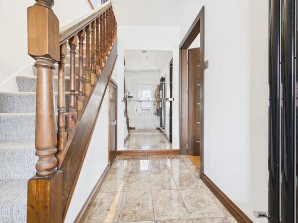 CAM03729G0-PR0231-STILL011