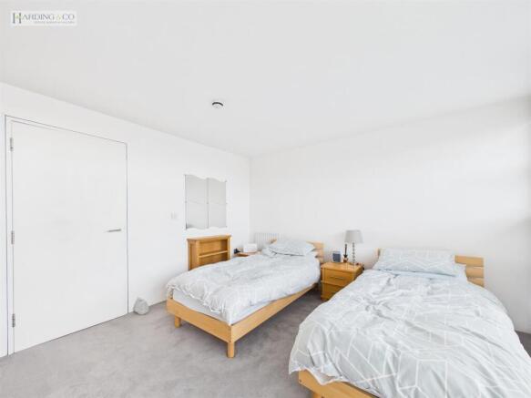 Bedroom 2 .2.jpg