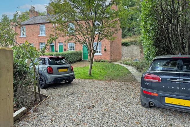 2 bed Semi-Detached to rent Image 5