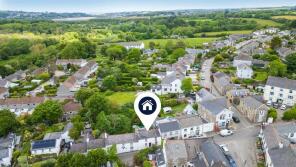 6, Chapel Hill, Hayle TR27 6HL