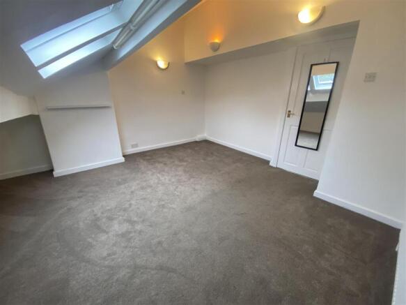 3 bed Terraced to rent Image 12