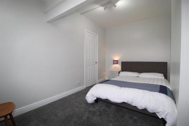 3 bed Terraced to rent Image 10