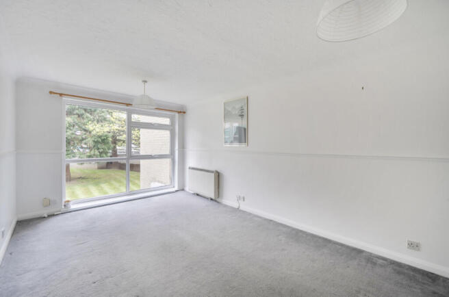 1447717-5-69df603...