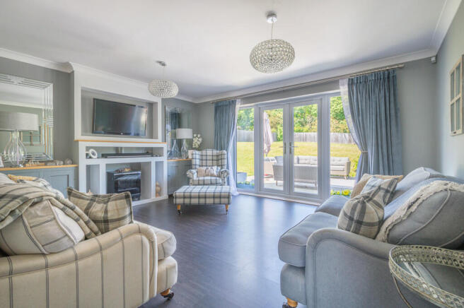 6 Shepherd Close-...