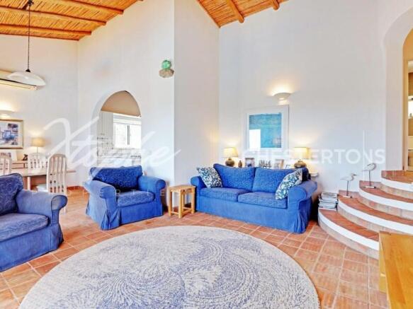 Santa Bárbara de Nexe Sea View 3+1 Bed Villa For Sale (4)