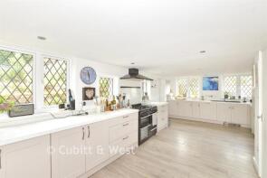 Brook House, Hempstead Lane, Uckfield TN22 3DL