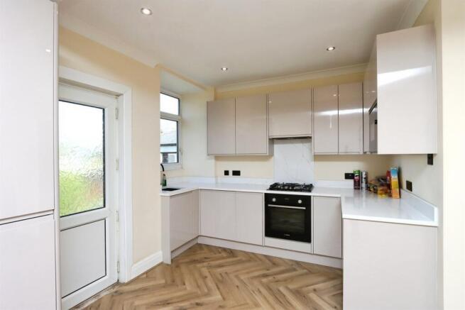 3 bed Semi-Detached for sale Image 10