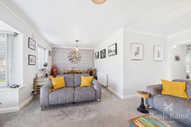 3 bed Bungalow for sale Image 12