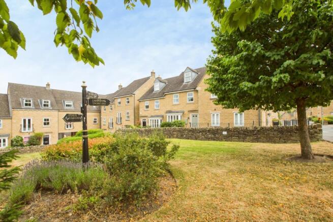 4 bed Town House for sale Image 10