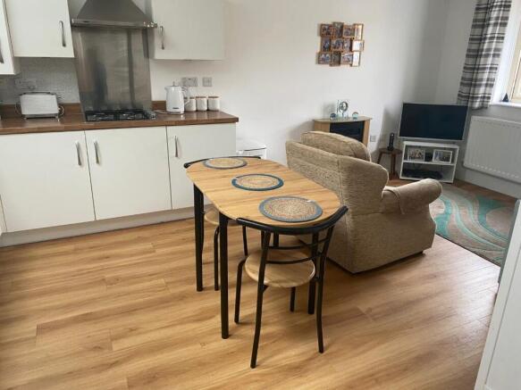 2 bed Apartment for sale Image 5