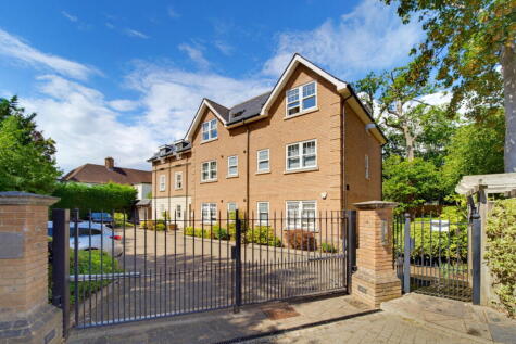 Birchwood Drive, West Byfleet, KT14